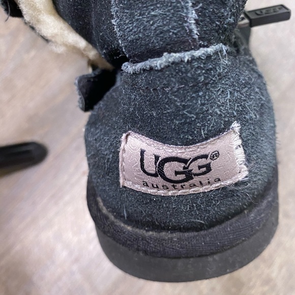 Black Uggs - Picture 5 of 5